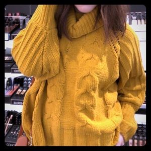 Chunky mustard turtleneck sweater NWOT